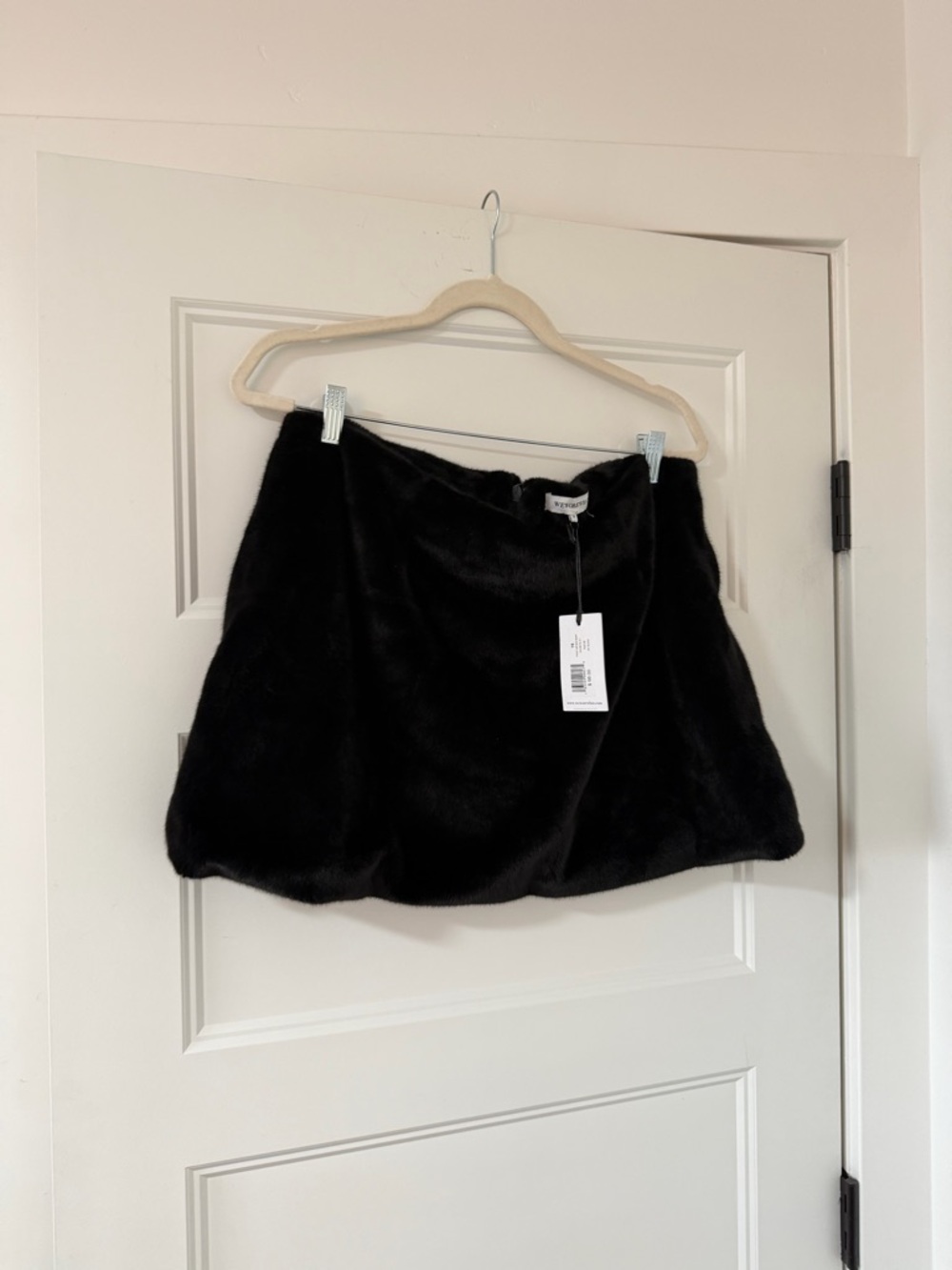 (NWT) WeWoreWhat Faux Fur Black Mini Skirt - Size 16